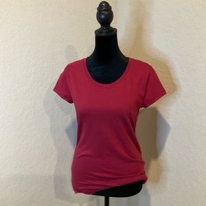 Plain maroon T-shirt